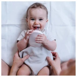 Biberon en silicone médical et tétine physiologique