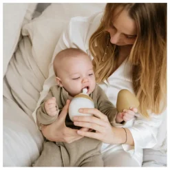 Biberon en silicone médical et tétine physiologique | Oat