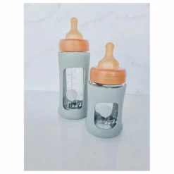 Biberon en verre à col large avec housse de protection Débit lent | Vert amande
