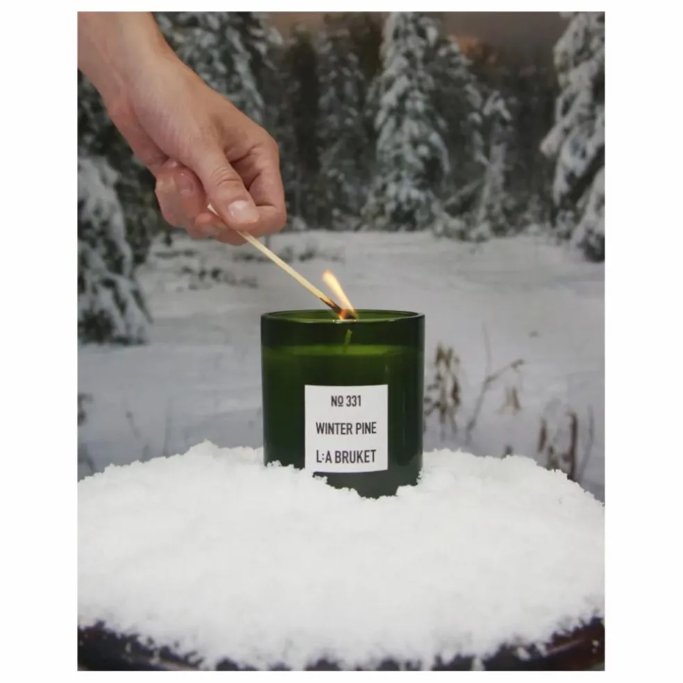 Bougie Winter Pine 331 - Edition Limitée - 260g