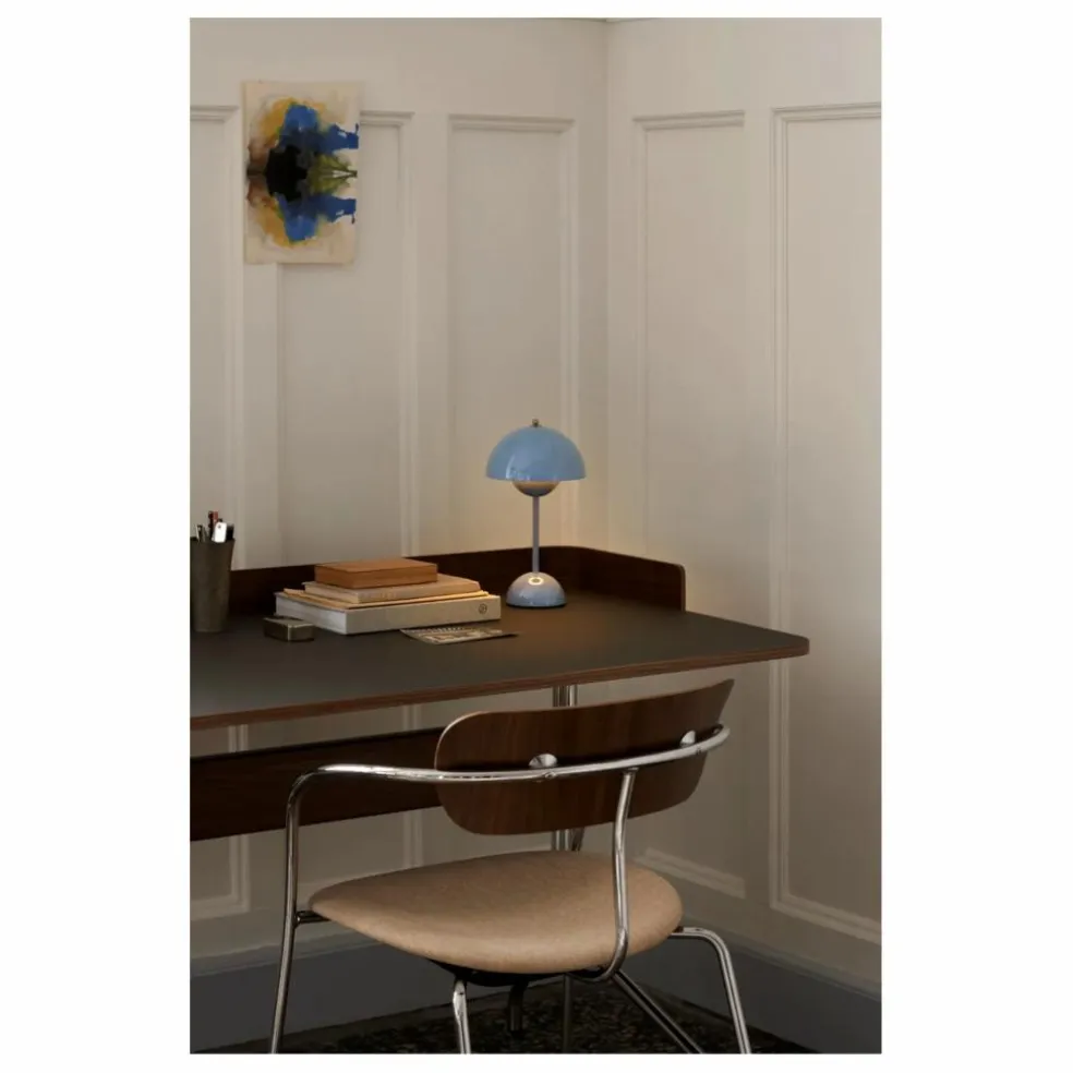 Bureau Pavilion AV17, piètement chromé | Noyer