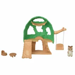 Cabane des bébés et bébé écureuil