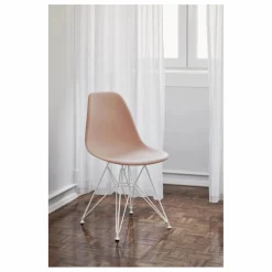 Chaise DSR Plastic - piètement blanc epoxy - Charles & Ray Eames | Rose tendre