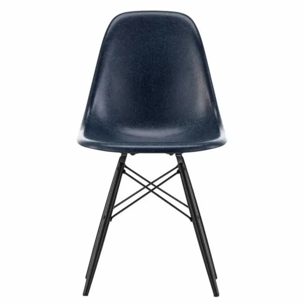 Chaise DSW Fiberglass - piètement en érable - Charles & Ray Eames | Eames Navy Blue