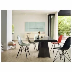 Chaise DSW Fiberglass - piètement en érable - Charles & Ray Eames | Eames Navy Blue