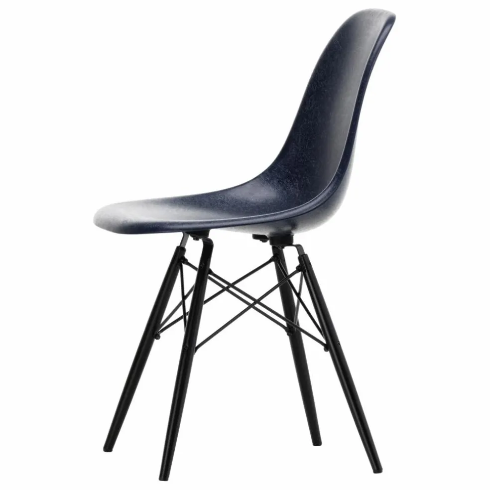 Chaise DSW Fiberglass - piètement en érable - Charles & Ray Eames | Eames Navy Blue