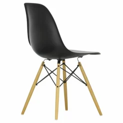 Chaise DSW plastic - piètement érable - Charles & Ray Eames | Noir