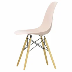 Chaise DSW plastic - piètement érable - Charles & Ray Eames | Rose tendre