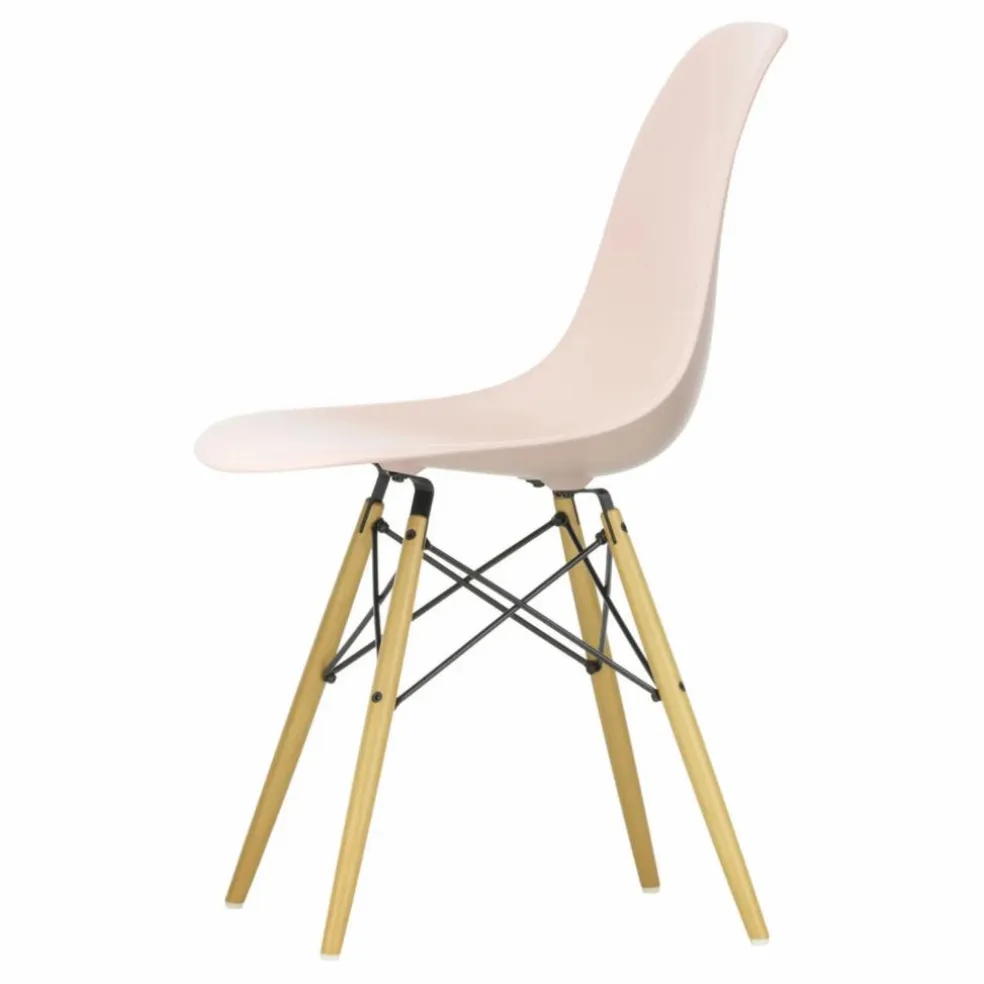 Chaise DSW plastic - piètement érable - Charles & Ray Eames | Rose tendre