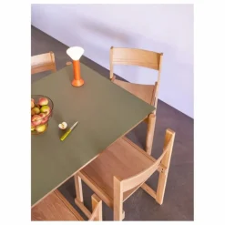 Chaise en chêne Forma