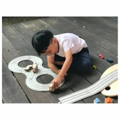 Circuit en caoutchouc naturel et ses accessoires
