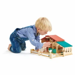 Ferme en bois et ses accessoires