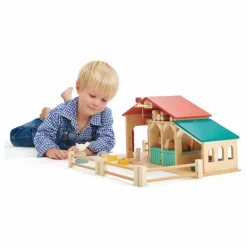 Ferme en bois et ses accessoires