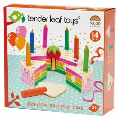Gâteau d'anniversaire arc-en-ciel en bois