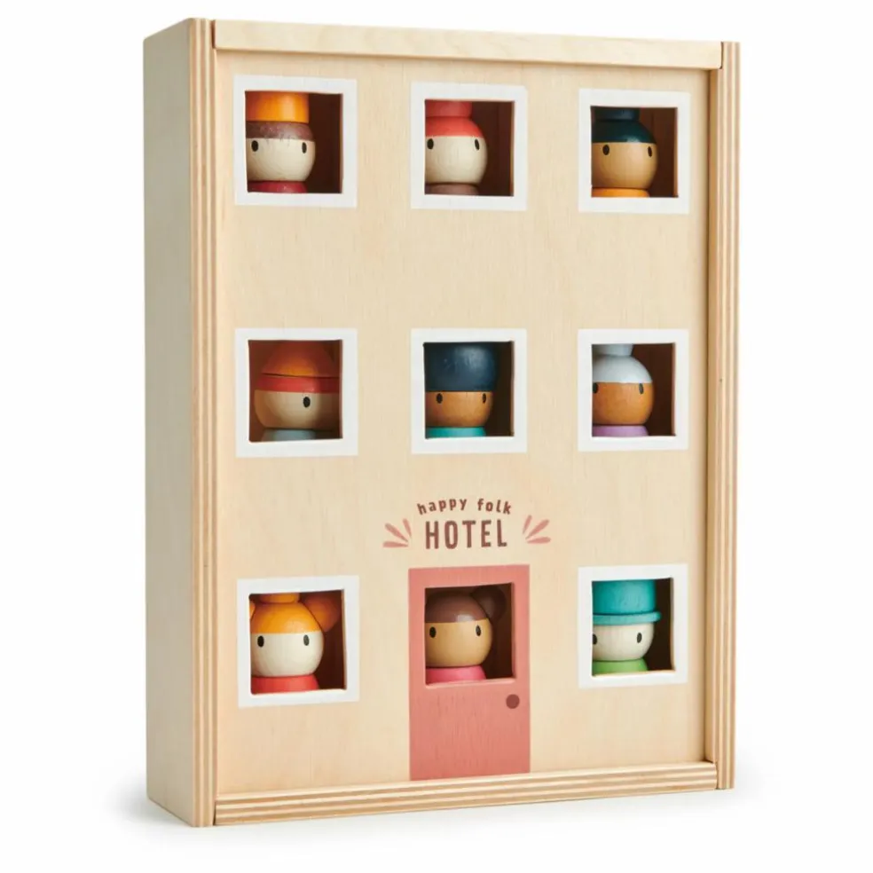 Hôtel Happy Folk et ses personnages en bois
