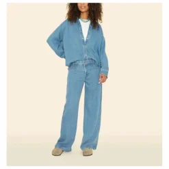 Jean Nixon | Bleu