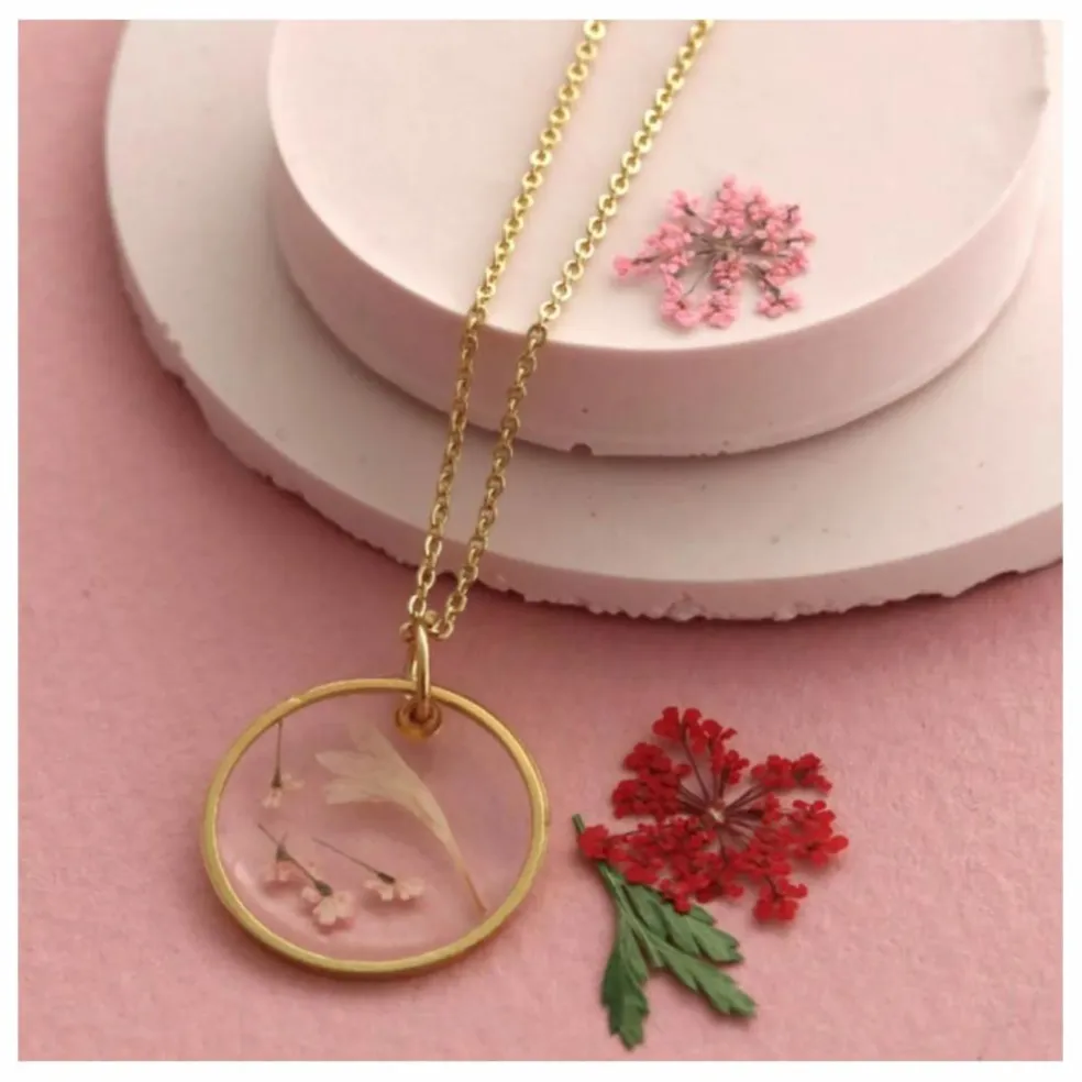 Kit DIY - Mes pendentifs fleuris en résine