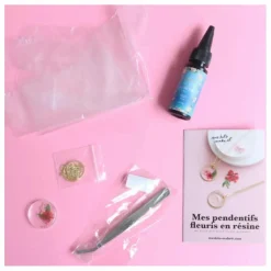 Kit DIY - Mes pendentifs fleuris en résine