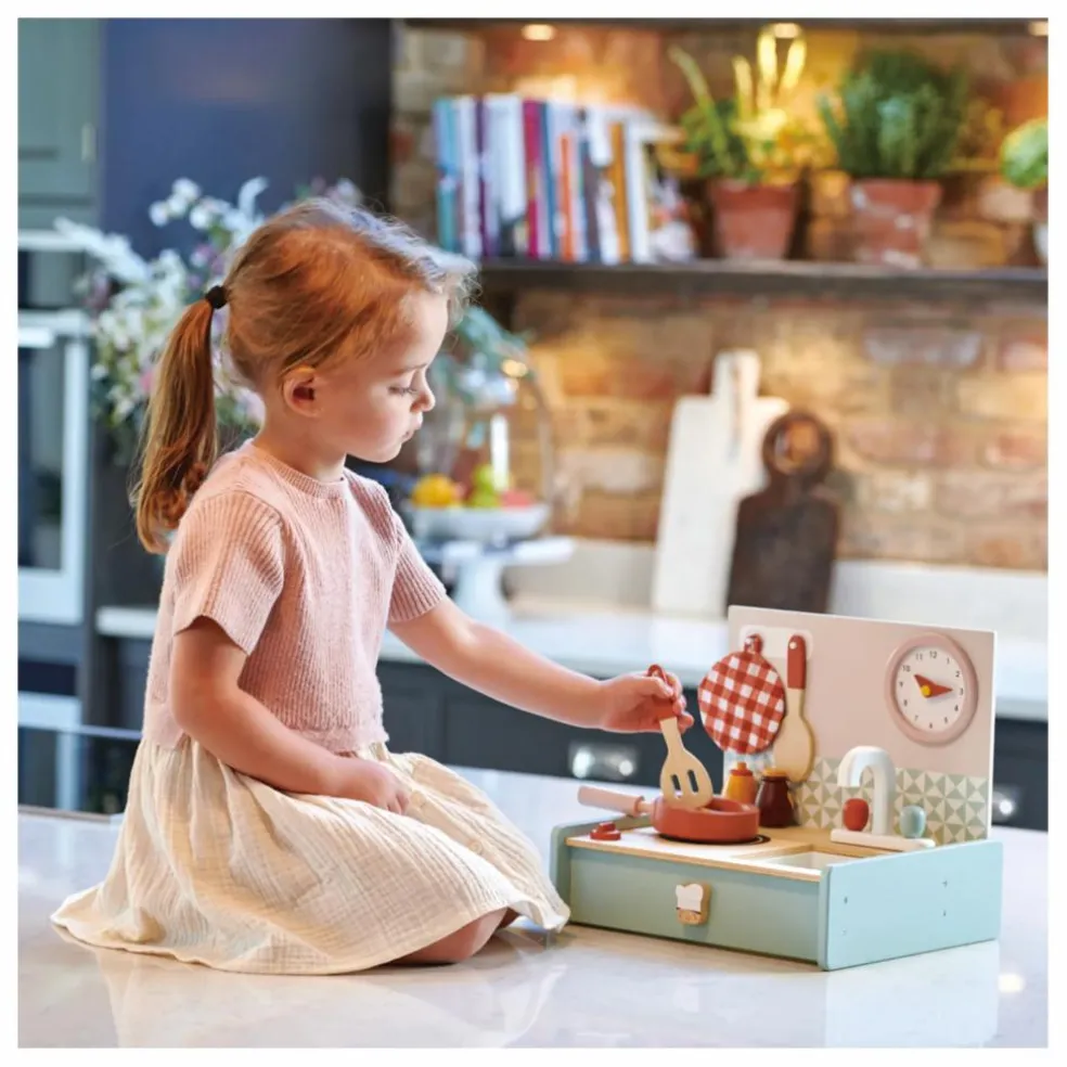 Kitchenette et ses accessoires en bois