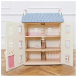La Maison Cherry Tree Hall