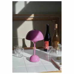Lampe à poser portative Flowerpot VP9, Verner Panton | Rose