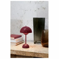 Lampe à poser portative Flowerpot VP9, Verner Panton | Prune