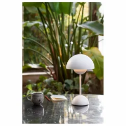 Lampe à poser portative Flowerpot VP9, Verner Panton | Blanc