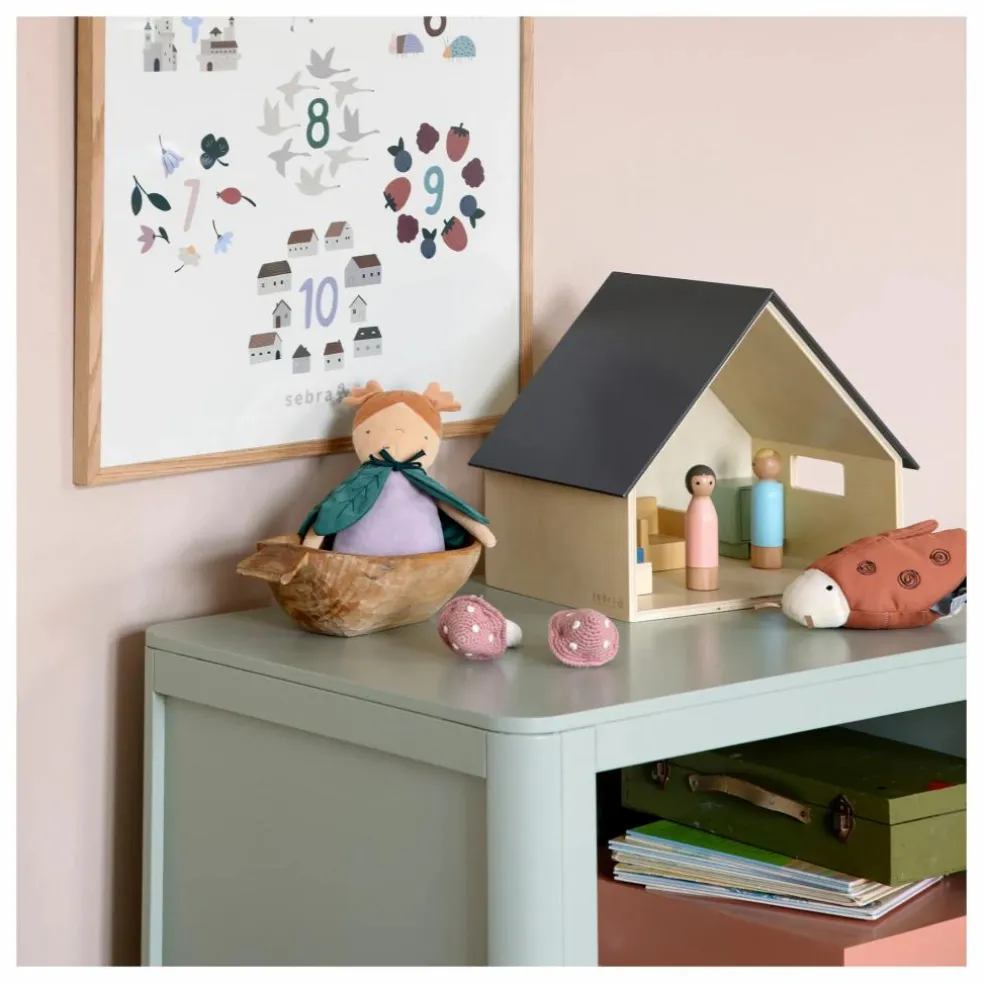 Maison de poupées et accessoires en bois