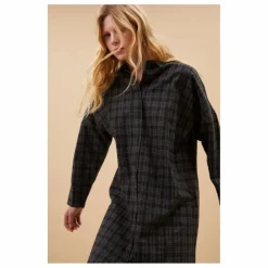 Robe Check | Caramel