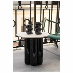 Table d'appoint avec plateau en matière recyclée | Noir