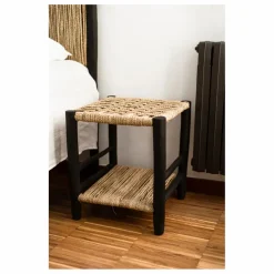 Table de nuit en bois peint et palme | Noir
