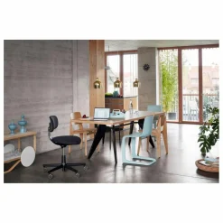 Table EM en chêne naturel huilé 220x90 cm - piètement noir - Jean Prouvé | Chêne