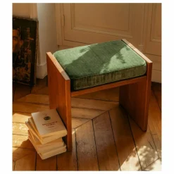 Tabouret Chiesa velours côtelé brillant et frêne finition iroko | Vert olive