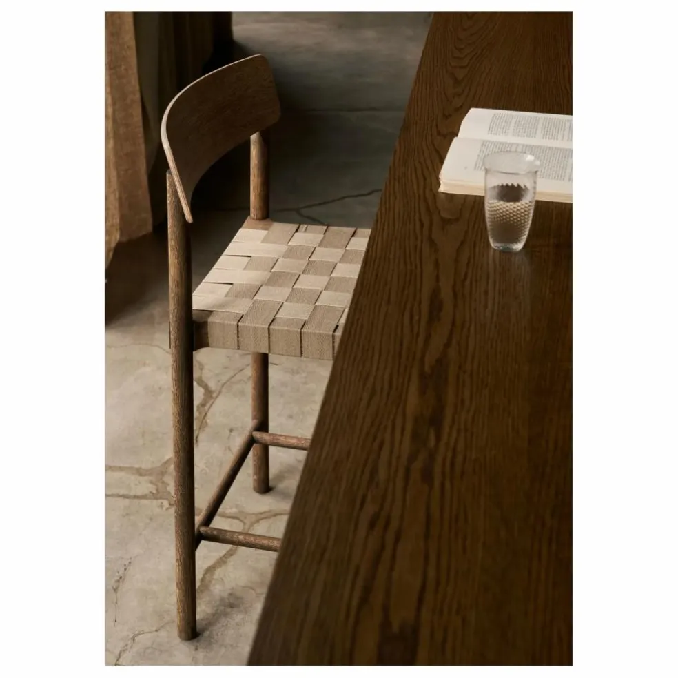 Tabouret de bar sangles naturelles 65 cm Betty TK12 en chêne huilé fumé | Chêne fumé