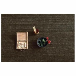 Tapis Earth en jute, Ariadna Miquel | Noir