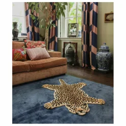 Tapis léopard en laine
