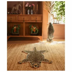 Tapis léopard en laine