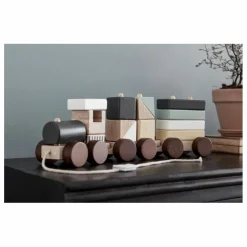 Train avec cubes empilables en bois