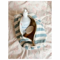 Trousse de toilette en éponge Vic rayée | Bleu ciel