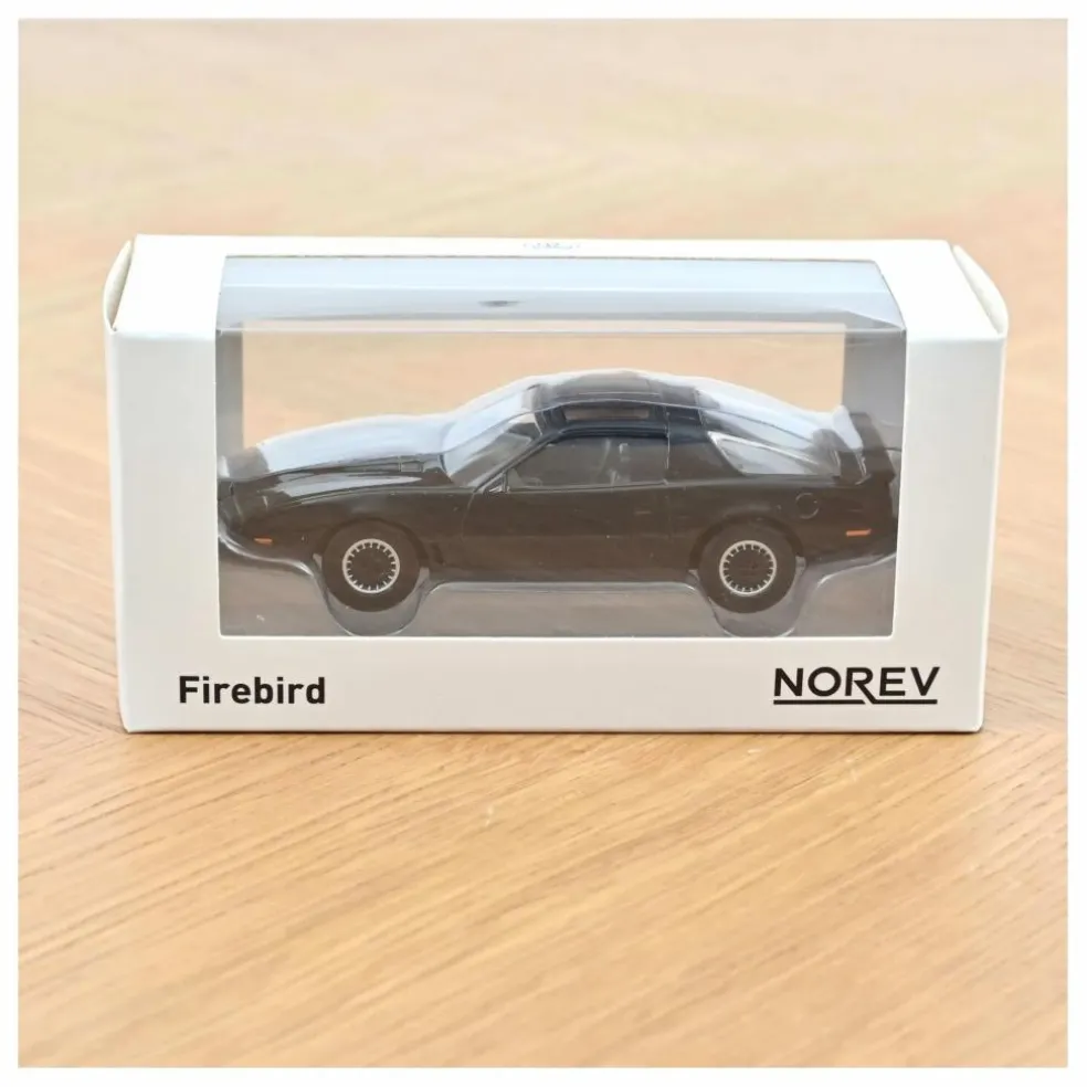 Voiture Pontiac Firebird 1982